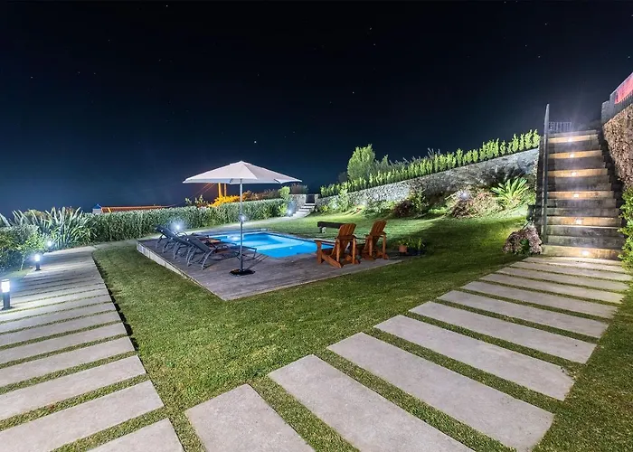 Casa Do Castanheiro, Acores - With Private Pool! Dağ evi *