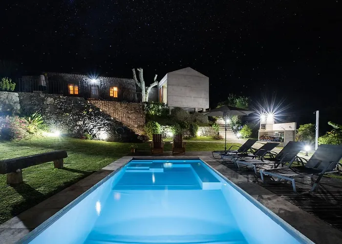 Dağ evi Casa Do Castanheiro, Acores - With Private Pool!